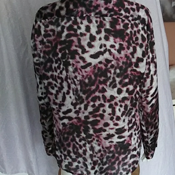 Womans blouse - Picture 2 of 3